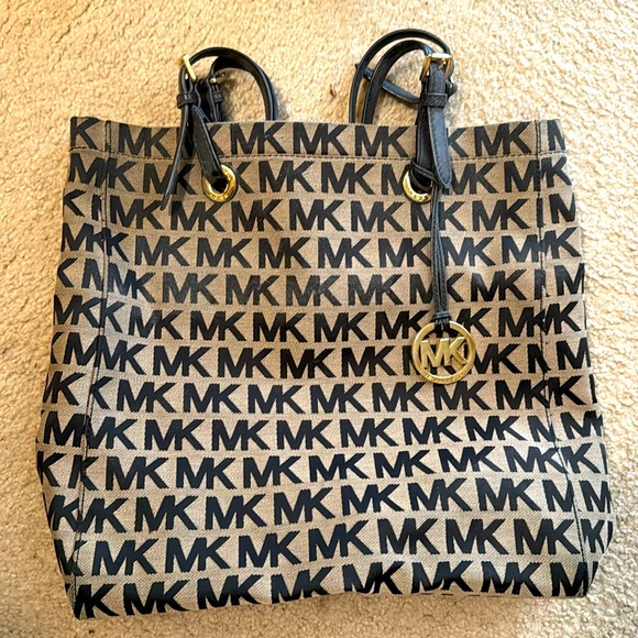 MICHAEL Michael Kors Handbags - Micheal Kors Tote Bag